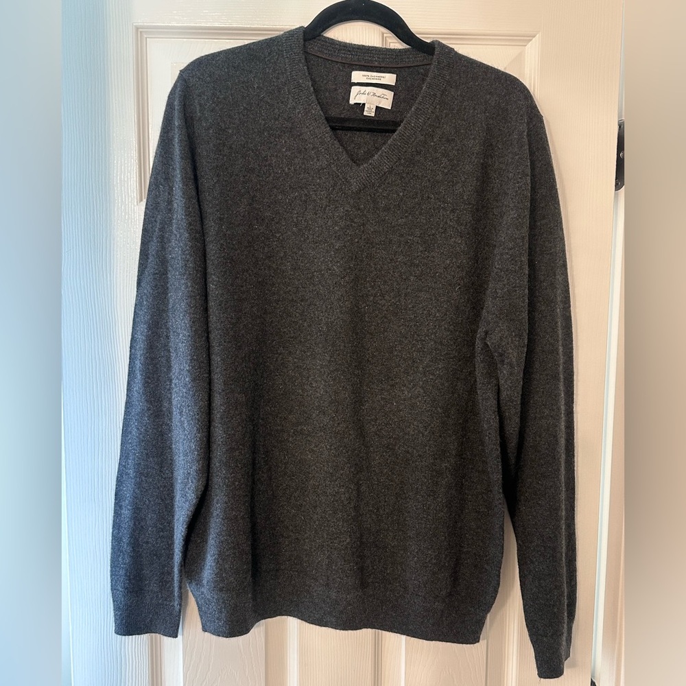 John W Nordstrom 100% Cashmere sweater